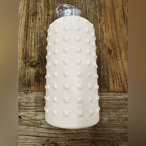Liglt pink  Textured Studded bottle